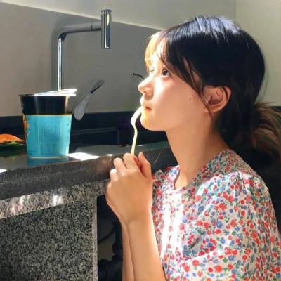 手比眼睛更粉
